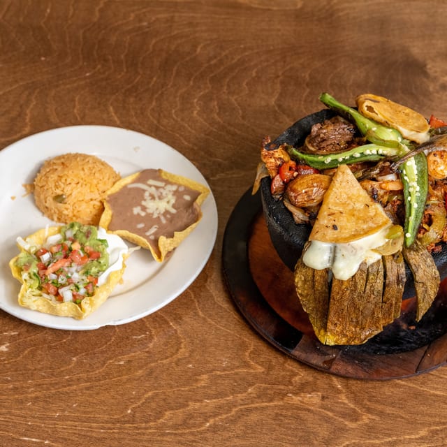 Molcajete Grande.